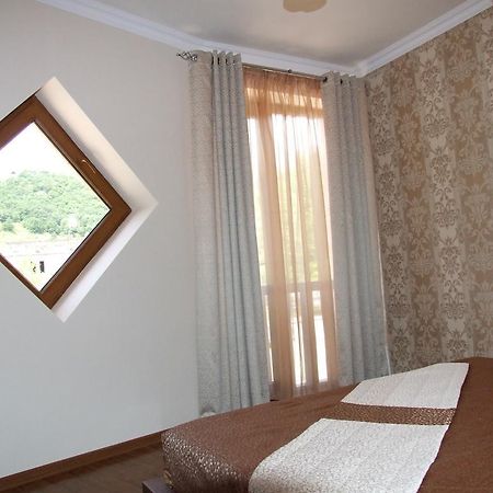 Centrale Guesthouse Джермук Экстерьер фото