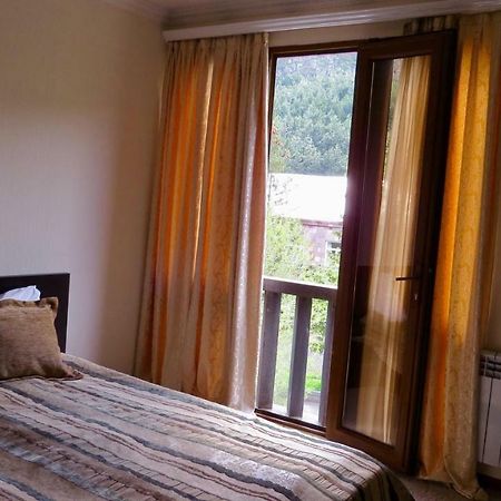 Centrale Guesthouse Джермук Экстерьер фото