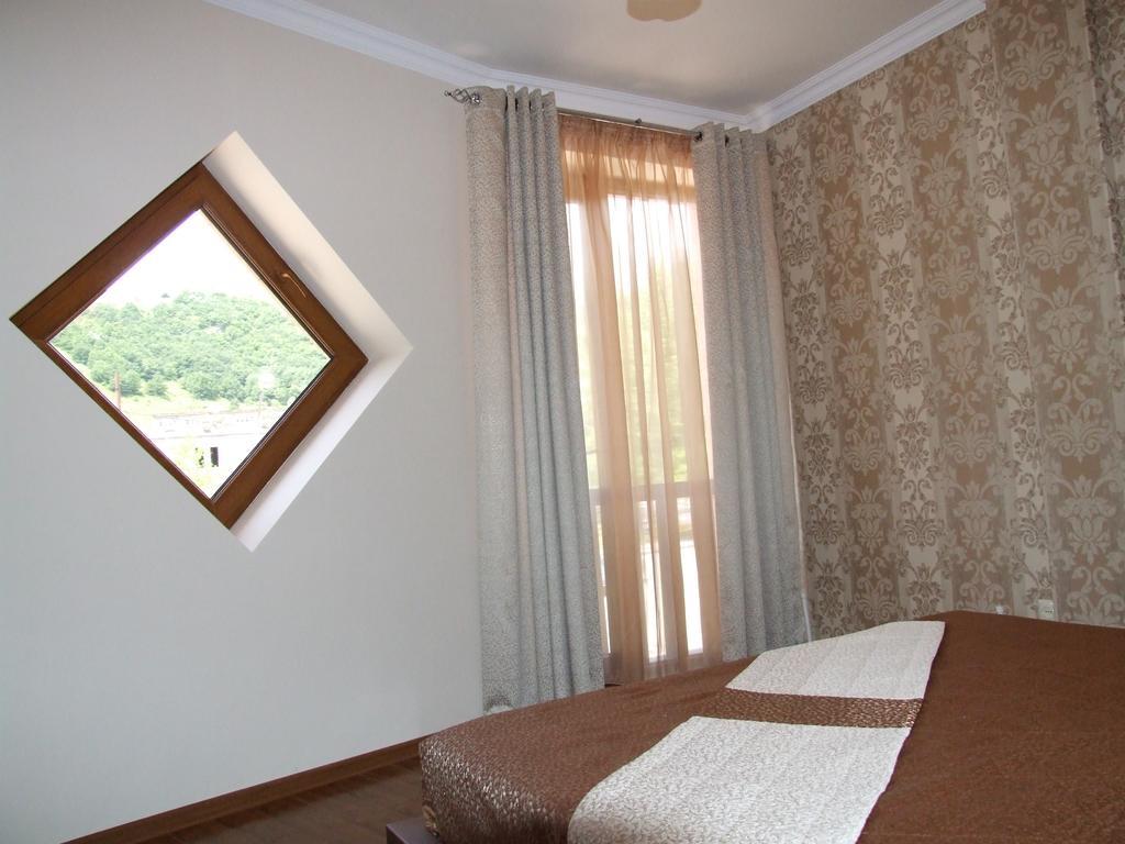 Centrale Guesthouse Джермук Экстерьер фото