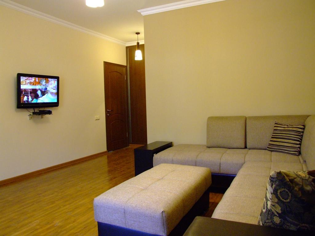 Centrale Guesthouse Джермук Экстерьер фото